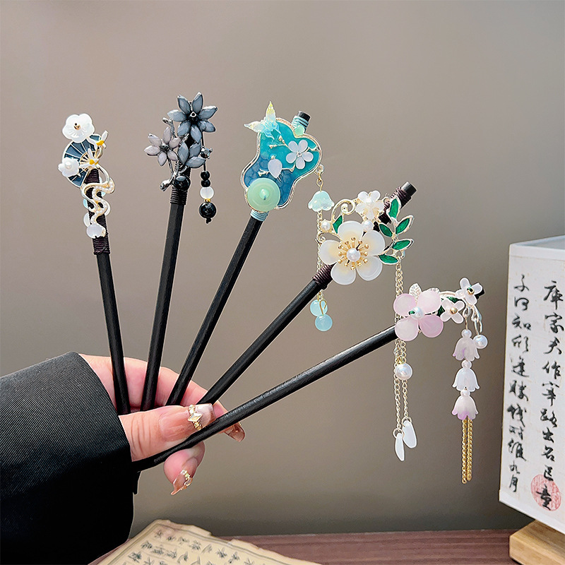 Women'S Accessories List - Classic Tassel Hair Stick Black Wooden